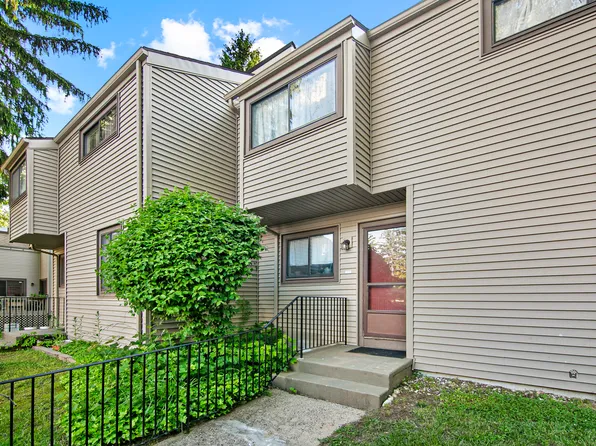 1230 Farmington Avenue APT B, Farmington, CT 06032