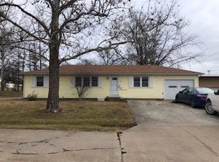 1102 Highland St, Macon, MO 63552