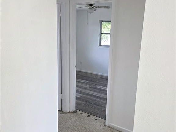 4th image of 33 Broadway Cir