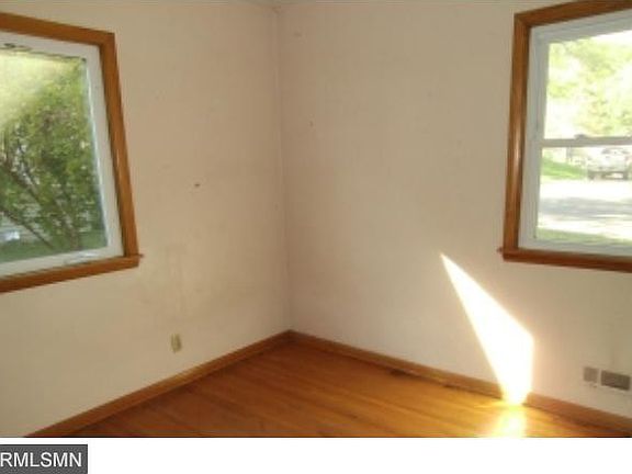 5th image of 1032 Jessamine Ave E
