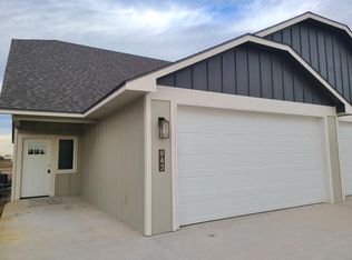 943 Lingonberry Ln, Lindsborg, KS 67456