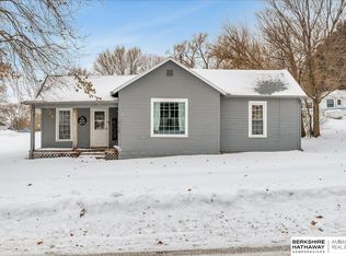 302 Main St, Kennard, NE 68034