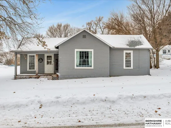 302 Main St, Kennard, NE 68034