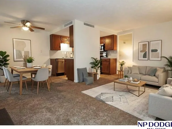 120 S 38th Ave APT 15, Omaha, NE 68131