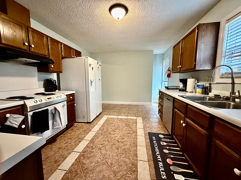 2809 Faircroft Way — Photo 5