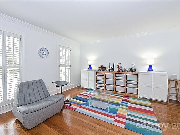 5th image of 10417 Hollybrook Dr