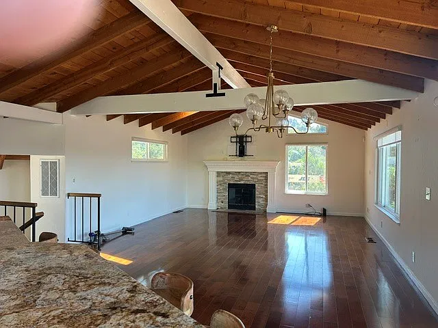 3 bed, 1942 sqft, $5,900 — Photo 3