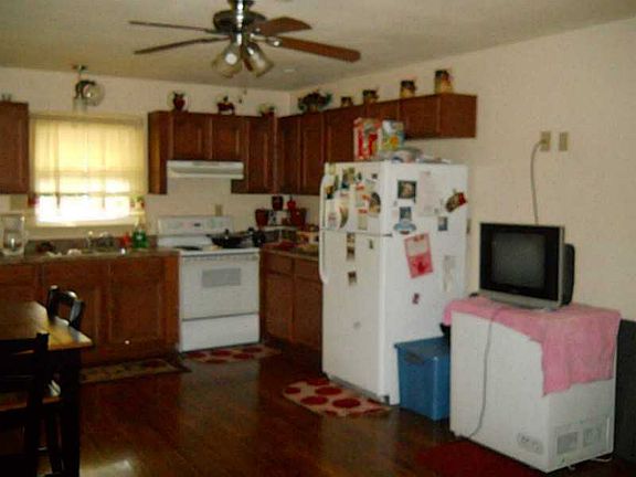 4th image of 4304 Van Ave