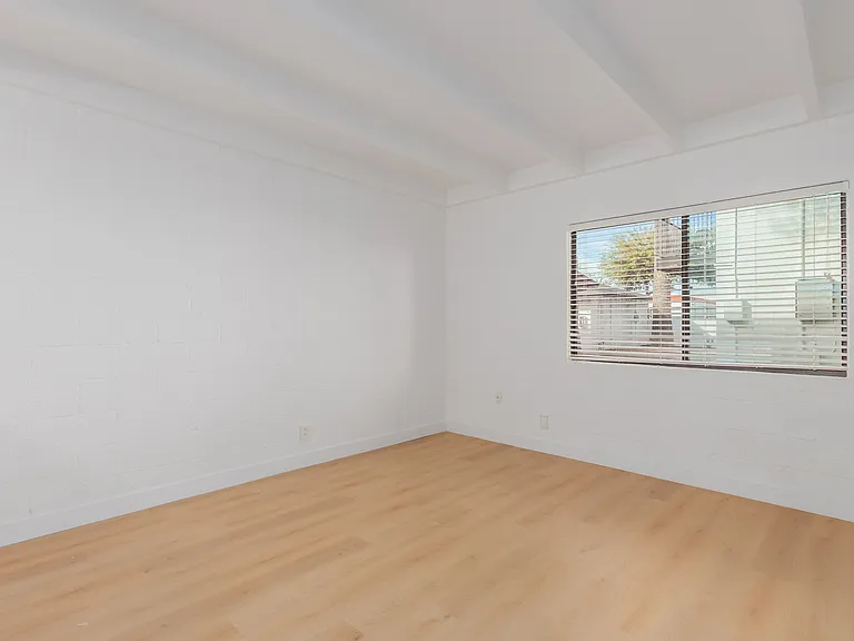 The Harlow Apartments — Photo 7