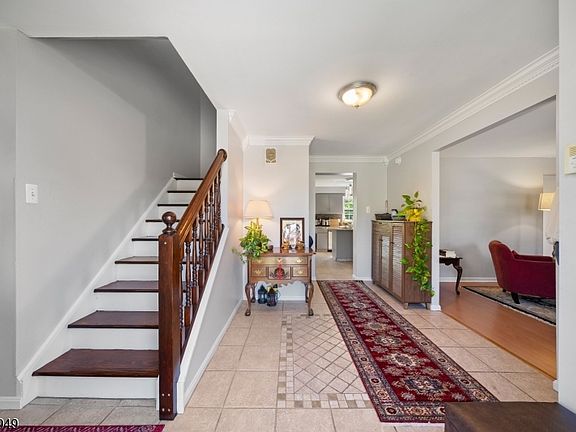 4th image of 32 Montville Ave