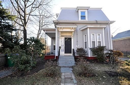 2nd image of 11 Garden St