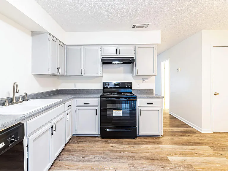 12125 El Sendero St #12125 — Photo 3