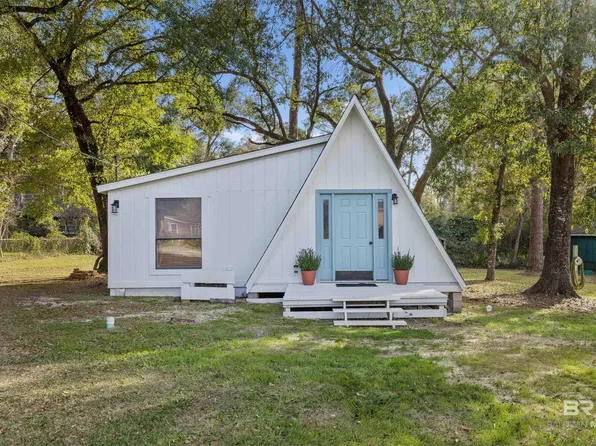 16390 Juniper Ln, Summerdale, AL 36580