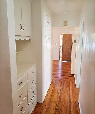 Hallway Looking Into the Livingroom