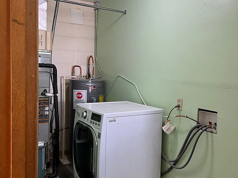 770 W Highland Ave — Photo 9
