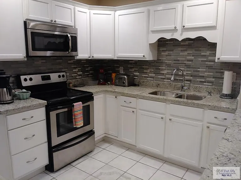 801 Beach Blvd — Photo 16