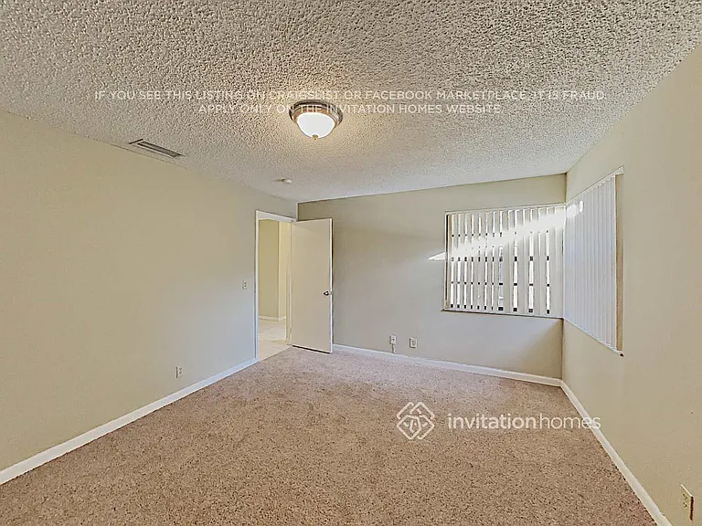 381 Wildwood Ln E — Photo 9