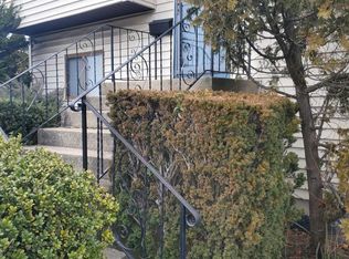 9 Neptune Ave, West Babylon, NY 11704