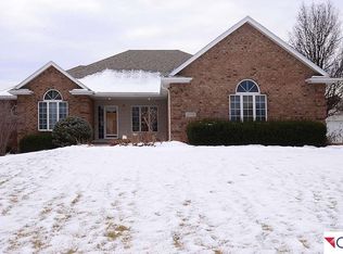 16459 Crestfield Dr, Omaha, NE 68136