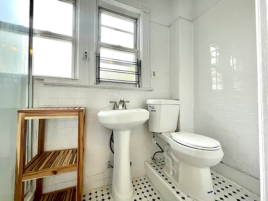 Rented by Pear NYC LLC | media 30