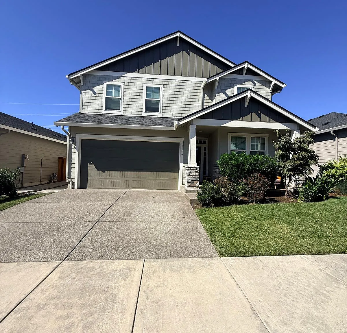 4 bed, 2350 sqft, $3,195 — Photo 2