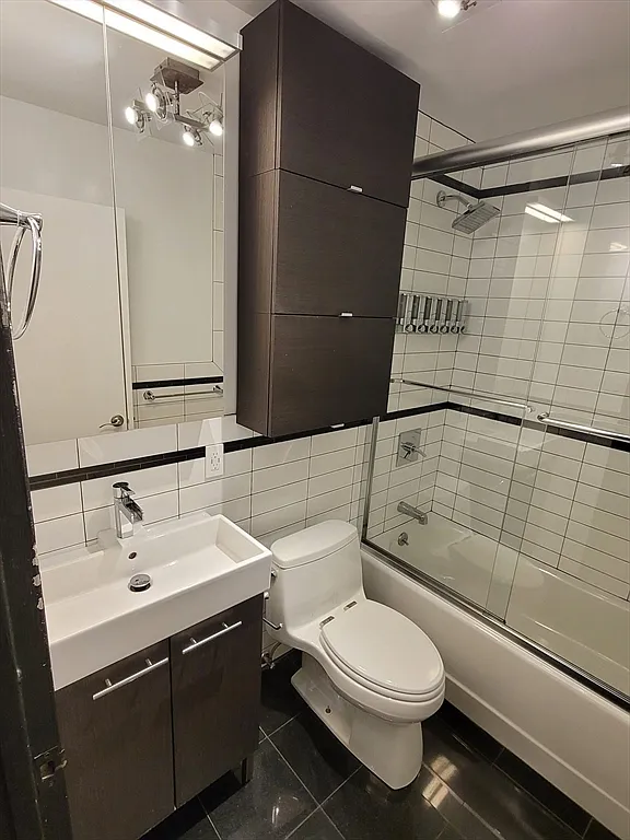 2 bed, 1000 sqft, $4,450 — Photo 1