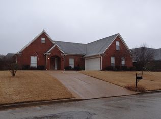 1559 Golden Oaks Loop N, Southaven, MS 38671