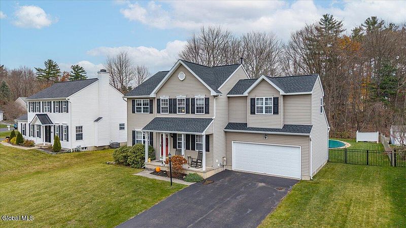 2nd image of 712 Adams Circle