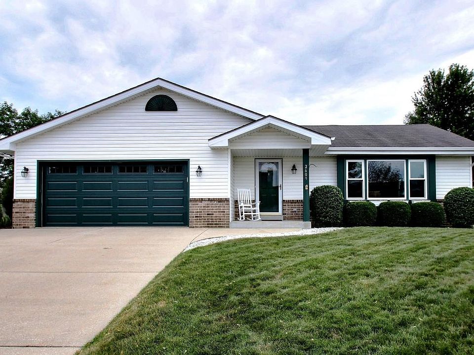 1st image of 2609 E Honeysuckle Dr