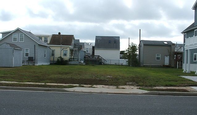 1st image of 1303 Delaware Ave