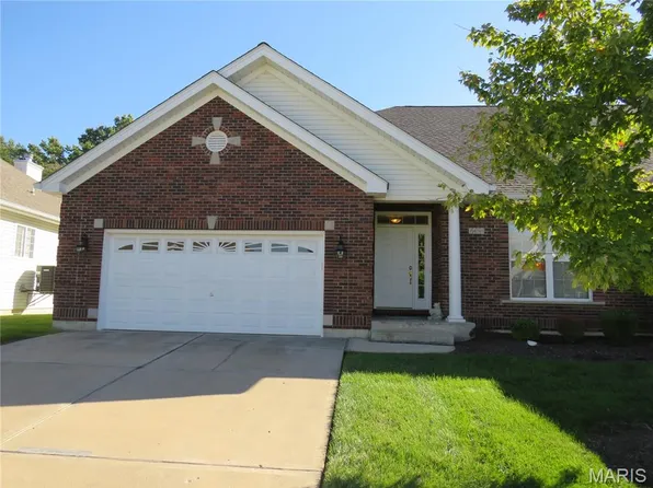 2450 Golden Bear Way Unit 703A, Wentzville, MO 63385