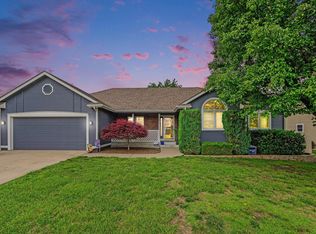 2721 SW Herefordshire Rd, Topeka, KS 66614