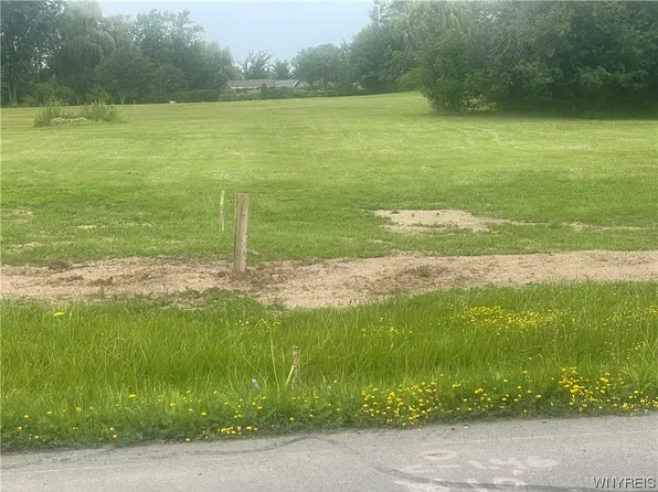 1587 Fix Rd, Grand Island, NY 14072