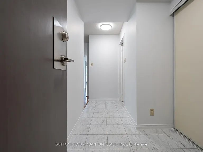 10 Yonge St #2113 — Photo 2