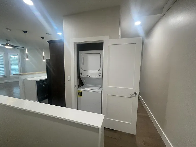309 W Duffy St #B — Photo 32