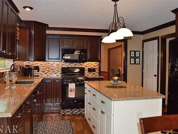 4th image of 3102 Providence Dr