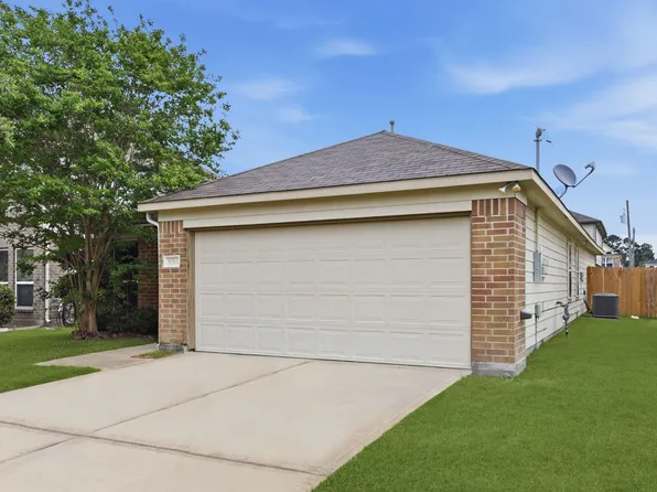 16763 N Blue Jay Dr, Conroe, TX 77385