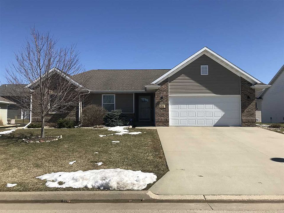 1st image of 398 Bryn Dr