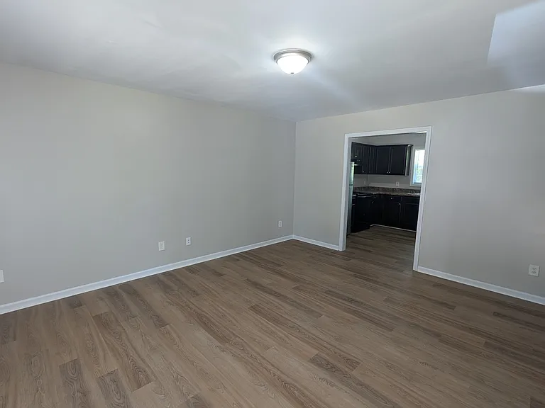 161 N Carolina Dr #B — Photo 2