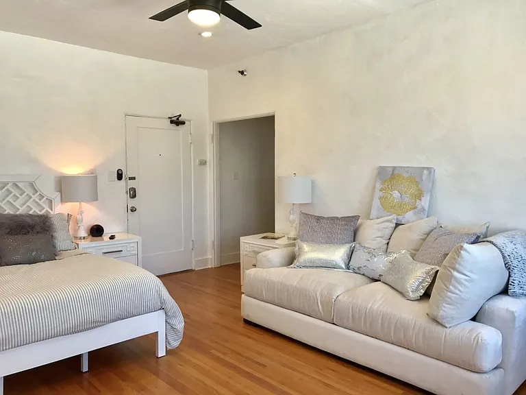 Bluff Pl — Photo 2