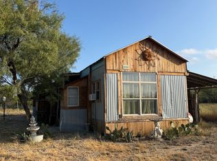245 E Maverick St, El Indio, TX 78860