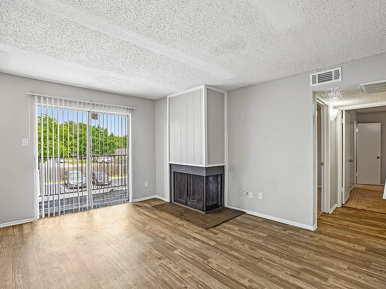 Rochelle Place — Photo 33