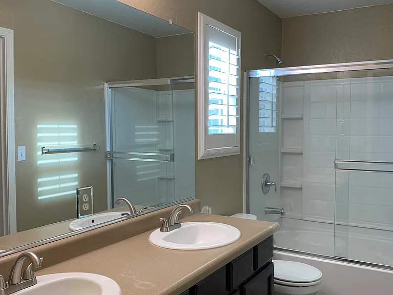 2423 W Corvina Ave — Photo 45