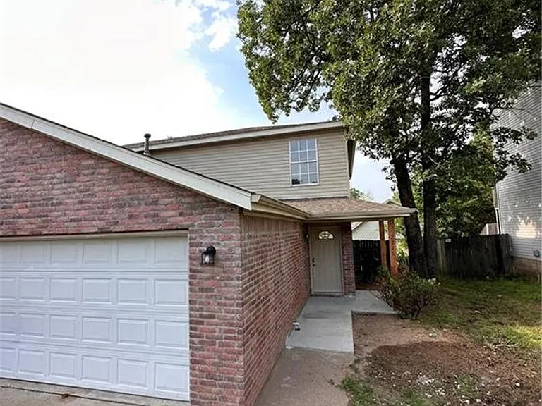 2226 E Cinnamon Way — Photo 2