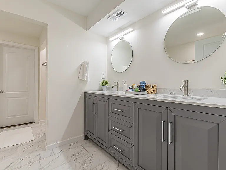 1215 Anchor Ter SW — Photo 11