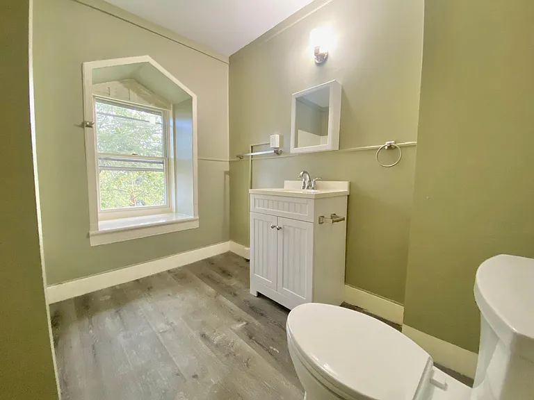 95 Wurts St #2 — Photo 13