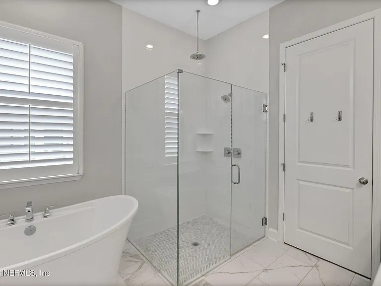 102 Seabrook Dr — Photo 37