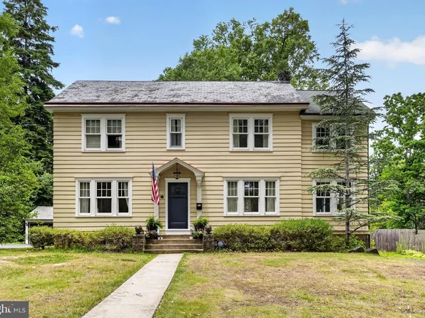 16 W Ferry Rd, Yardley, PA 19067