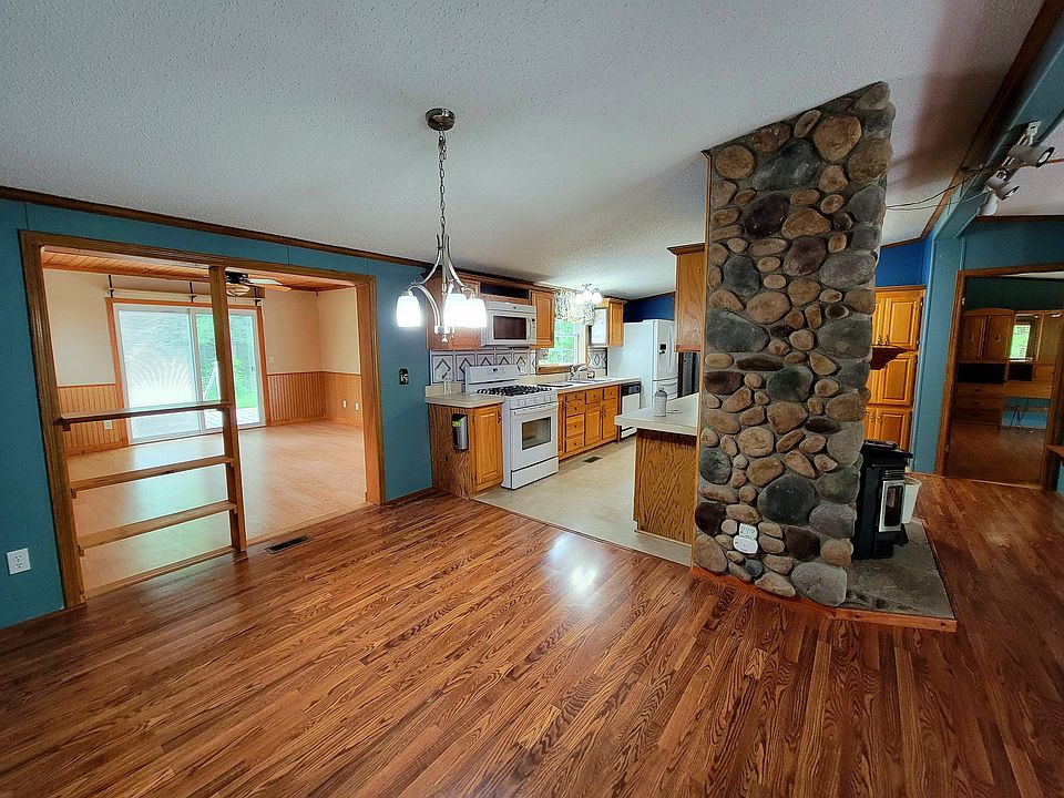 7100 Gillett Rd NW, Rapid City, MI 49676 Zillow