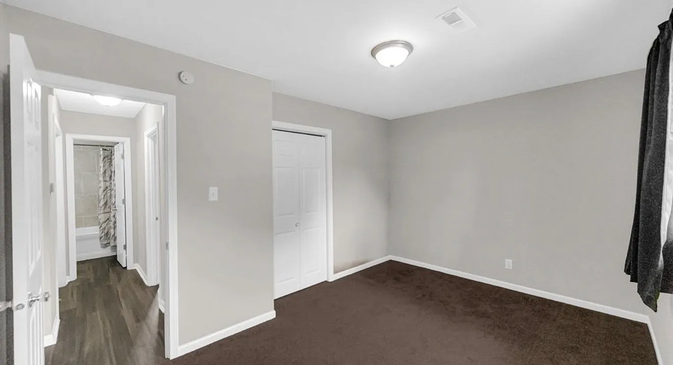 2 bed, 780 sqft, $1,300 — Photo 4